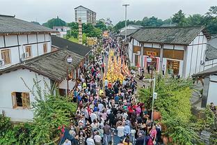 对阵火箭！太阳首发：布克 格雷森-阿伦 戈登 杜兰特 努尔基奇